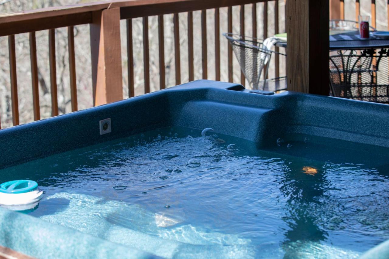 Serenity, A Rustic Log Cabin Retreat Sevierville Exteriér fotografie