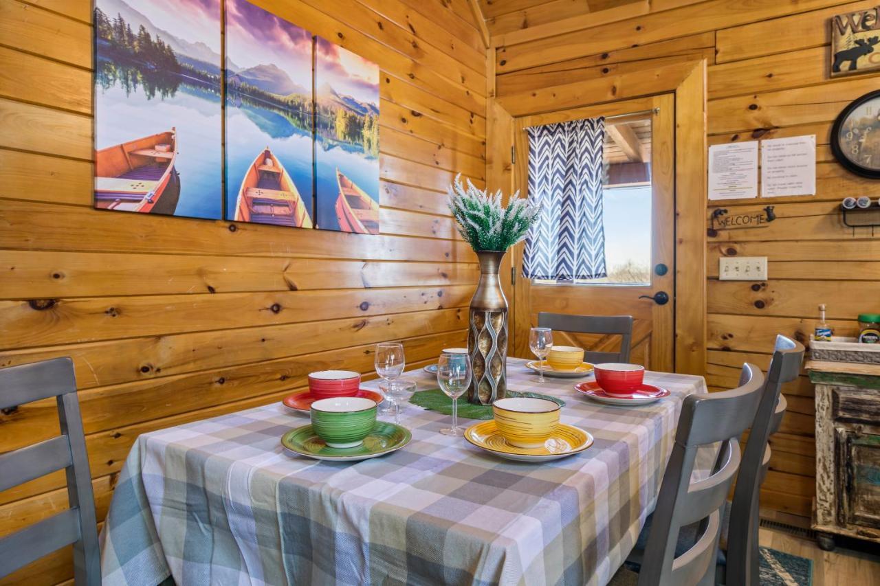 Serenity, A Rustic Log Cabin Retreat Sevierville Exteriér fotografie